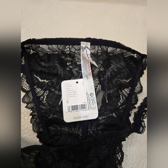 FREE PEOPLE INTIMATELY Black Lace Intimate Thong Underware Size S - Picture 3 of 3
